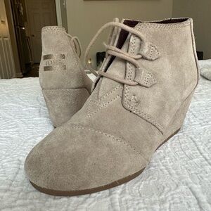 Toms Wedges (size 6)